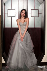 高清：谢婷婷着洁白婚纱扮新娘 称愿下嫁安志杰