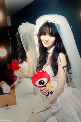 高清组图：韩星李贞贤发新曲披婚纱对话新浪