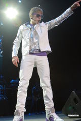 组图：贾斯汀-比伯香港开唱 劲舞自摸全场疯狂