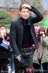 组图：韩国歌手SE7EN惜别粉丝正式入伍