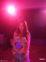 组图：薛凯琪演唱会预告劲歌热舞