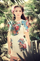 组图：李湘入主深圳卫视首曝珍藏美艳嫩照