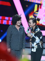 组图：大咖秀决赛王祖蓝扮邓紫棋 贾玲变周笔畅