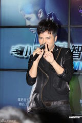 高清组图：黄智博原创大碟面世 温雅亮丽为其站台