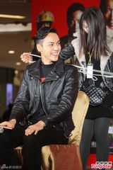 组图：谢霆锋接棒成龙有压力 已报名冲击金像奖