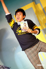 幻灯：黄靖伦发片大呼《我的妈》 咸鱼也要跃龙门