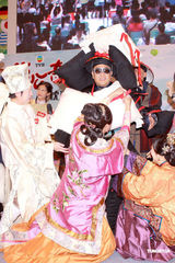 幻灯图：无线福将欧阳震华力挺新剧 收视高将裸奔