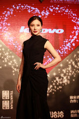 高清图：近百位明星闪耀上海华谊之夜红毯