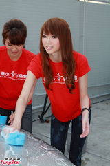 组图：官恩娜否认被林峰摸胸 澄清与旧爱复合