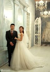 组图：《老米家》曝婚纱照 吵闹生活也幸福