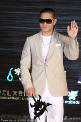 组图：《金刚王》亮相 刘承俊玩功夫南贤俊热舞