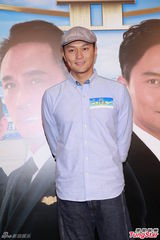 组图：张智霖吴卓羲现身《冲上云霄2》收视庆功