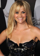 高清图：《情敌大战》首映瑞茜-威瑟斯彭秀酥胸