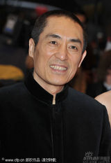 幻灯：《三枪》首映成张艺谋粉丝主场 闫妮风情十足