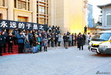 组图：于是之灵车赴人艺告别 艺术家齐往哀悼
