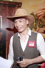 组图：陈豪感情专一形象好 对胡杏儿劈腿不予置评