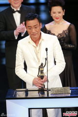 组图：梁家辉凭《寒战》获金像奖最佳男主角