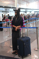 组图：张歆艺出征纽约时装周 杨树鹏陪同前往