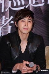 组图：东方神起帅气亮相台湾 昌珉大赞林志玲漂亮