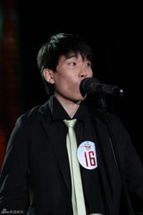 幻灯组图：快男300强突围赛第2场 农民诗人出局