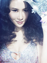 组图：石天琦魅惑写真大秀曼妙曲线