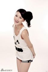 组图：甘薇最新写真灵气凸显 青春洋溢动感十足