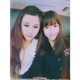 组图：好声音萌妹曝性感照 叼烟狂野秀乳沟