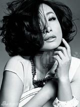 组图：秦海璐频登封面 眼神性感红唇诱人