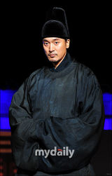 组图：韩片《后宫》6月上映 赵汝珍金东旭古装亮相