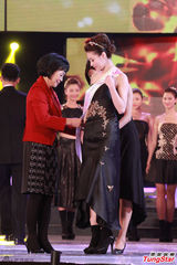 组图：亚姐中华赛区12强 佳丽泳装起舞风骚性感