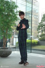 组图：炎亚纶新剧搭档李毓芬 被醉扑无生理反应