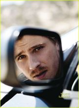 高清组图：《创：战纪》男主角加内特新杂志写真