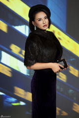 组图：莫小棋绚丽封面诠释复古风百变魅力