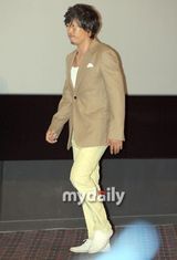 组图：黄正民柳承范刘海振新片《不当交易》试映