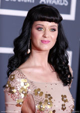 高清组图：第52届格莱美红毯 凯蒂-佩里大肆秀美背