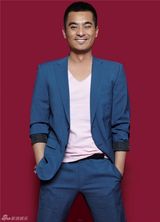 组图：陈龙“小新式”粗眉搞怪 “武松”也有可爱时