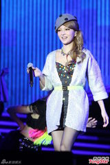 组图：王心凌不谈新恋情 罗志祥庾澄庆比拼热舞