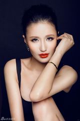 组图：万美汐性感写真散发黑色魅力诱惑