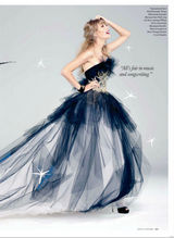 组图：泰勒登《EllE》封面银色长裙似美人鱼