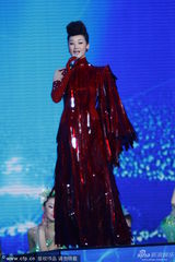 组图：央视春晚宋祖英席琳迪翁合唱《茉莉花》