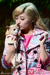 组图：韩女团A pink郑恩地演歌舞剧表现精湛