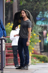 组图：鲁妮-马拉与高斯林拍戏亲密无间