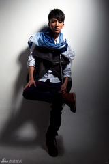 组图：许诺时尚休闲帅气造型照