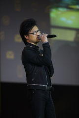 高清组图：2011微博之夜 汪峰《春天里》压轴