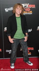 组图：《间谍小子4》首映 杰西卡-阿尔芭大肚亮相