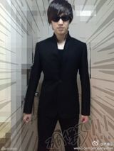 组图：严禹豪酷似李敏镐顺利晋级 生活照阳光