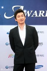 高清组图：JYJ俊秀等助阵韩音乐剧颁奖礼