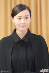 组图：方逸华跪拜邵逸夫 刘德华张学友致祭