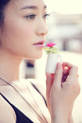 高清组图：李小冉日本风尚大片 新造型清新脱俗 