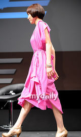 组图：朴艺珍白尹植等出席新片《Head》发布会